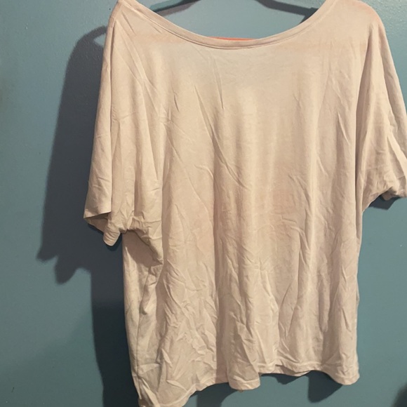 ✨Alpha Omicron Pi Glitter Letter T-Shirt - Picture 4 of 4